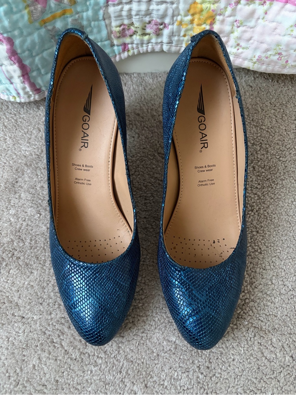 Metallic Blue Snake-Print Women's Pumps
